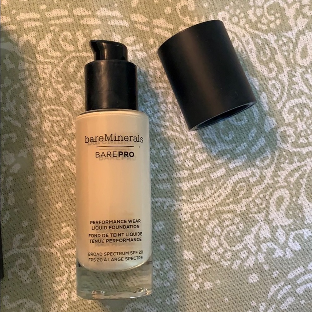 bareMinerals Liquid Foundation in Light Natural